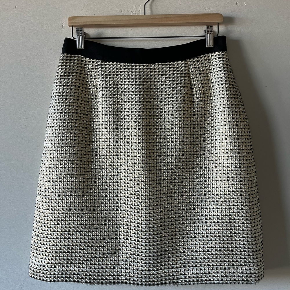 KATE SPADE EUC - Black, Cream skirt with just enough gold shimmer to shine!